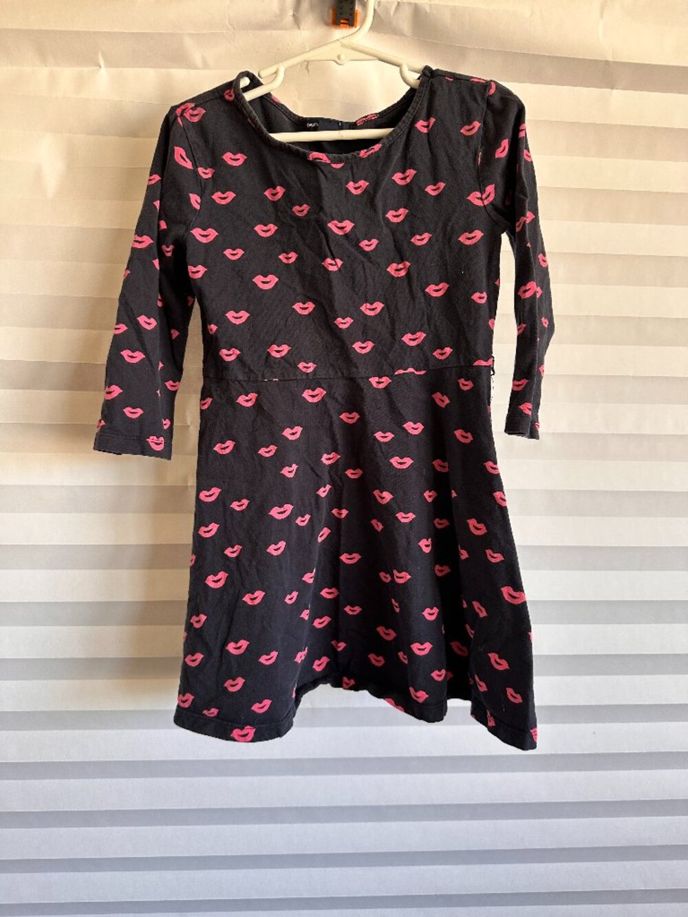 Gap Girls Dark Navy Blue Dress Lips Graphic Print Size 6/7 Small Long Sleeve